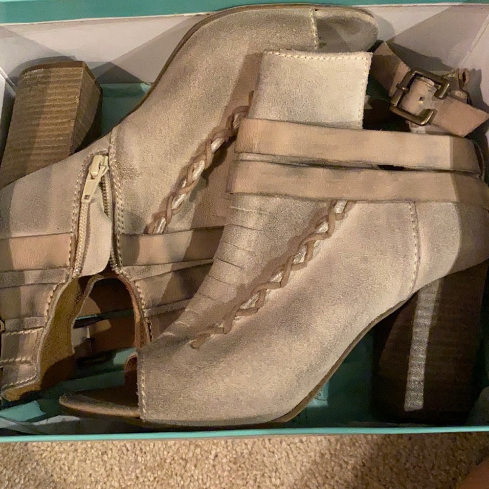 Diba true grey heel
